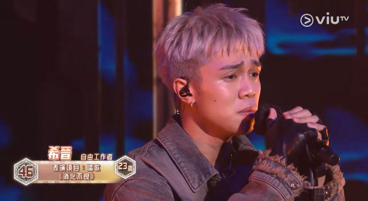 46號晉希以三盞藍燈成為紅組組員。