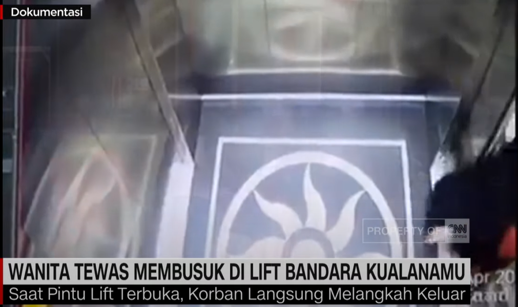 前面的門突然打開,她一步出即墮進電梯門縫隙。(互聯網)