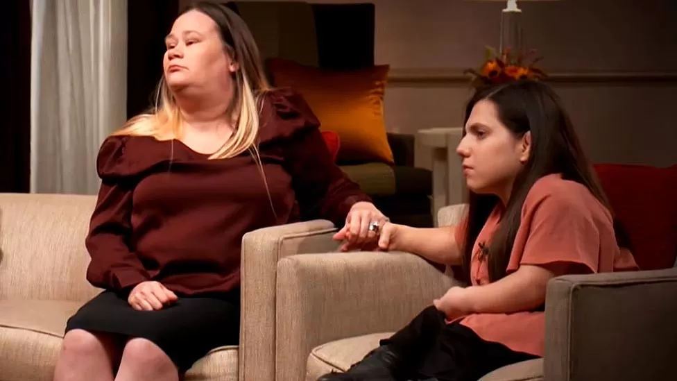 Natalia於2019年公開受訪時,與同情她的一個鄰居家庭,一起生活。(互聯網)