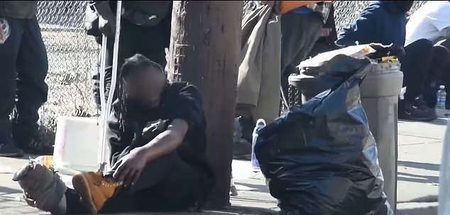 報道指洛杉磯街頭常見有人使用了「tranq」而形同「喪屍」。(互聯網)