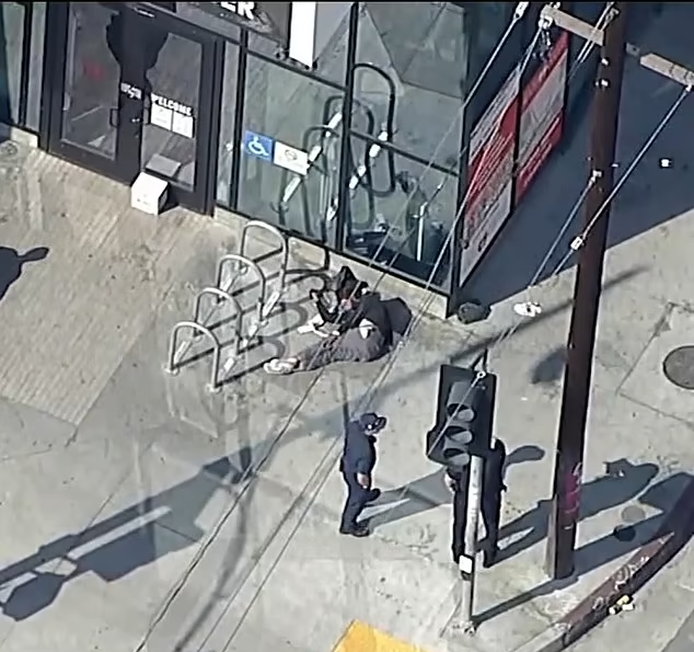 報道指洛杉磯街頭常見有人使用了「tranq」而形同「喪屍」。(互聯網)