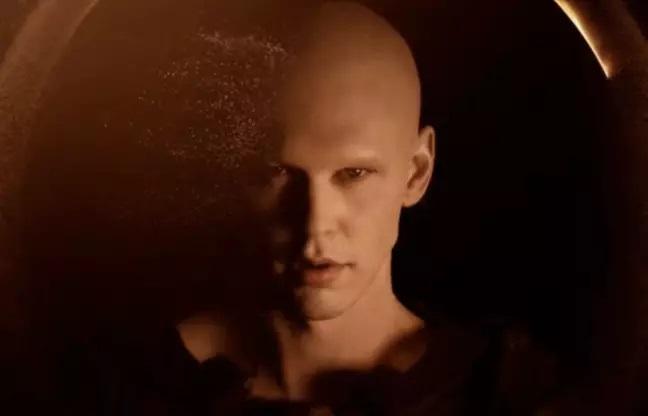 《貓王》影帝奧斯汀畢拿片中造型經已曝光。