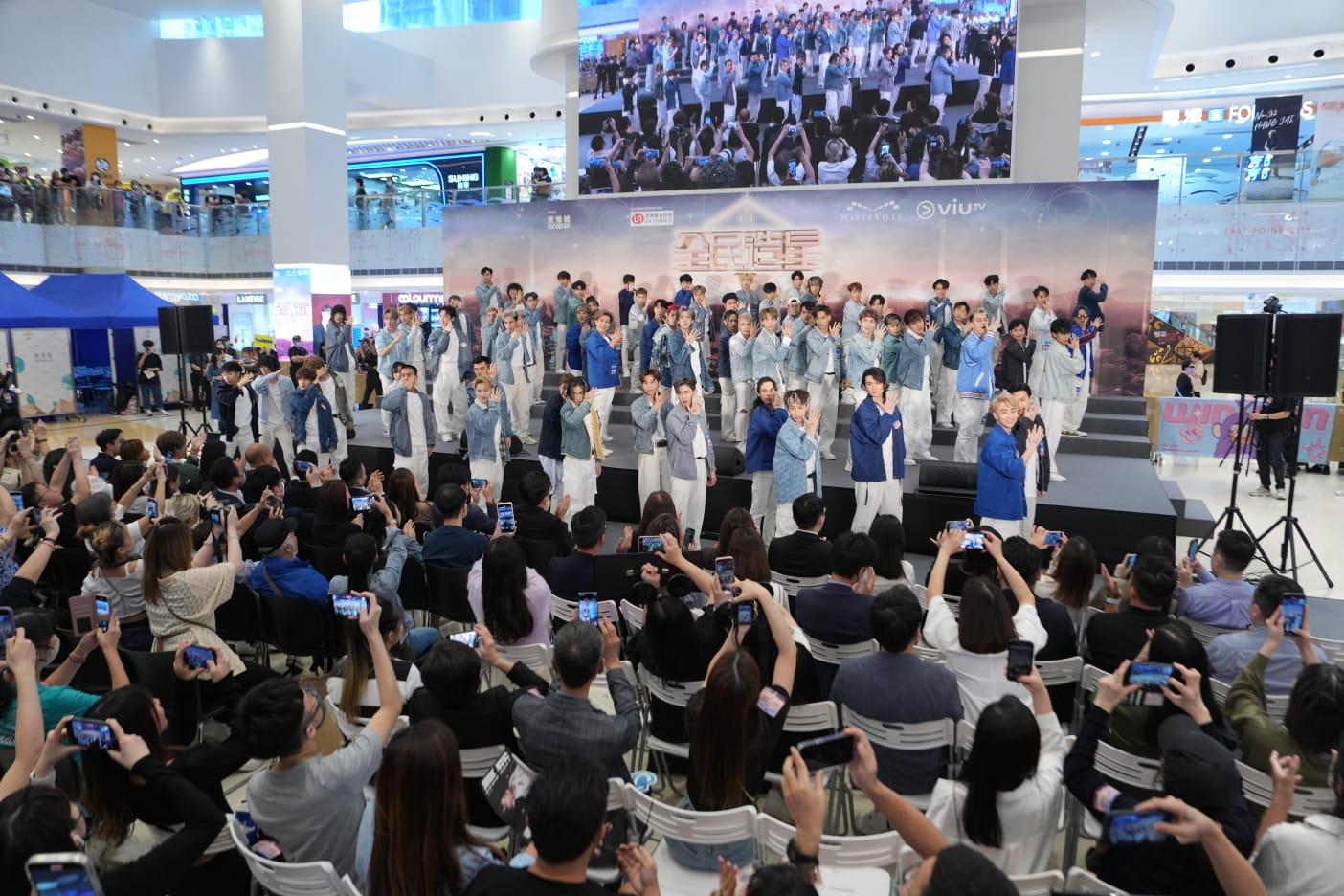 參賽者們一齊跳節目主題曲《前傳》。