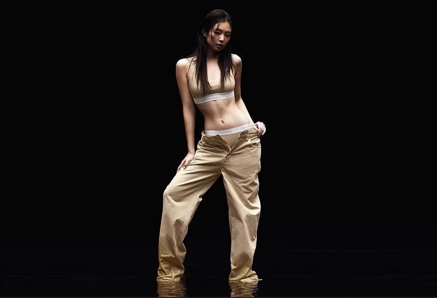 Jennie@BLACKPINK x Calvin Klein新品曝光 宣傳海報性感優雅