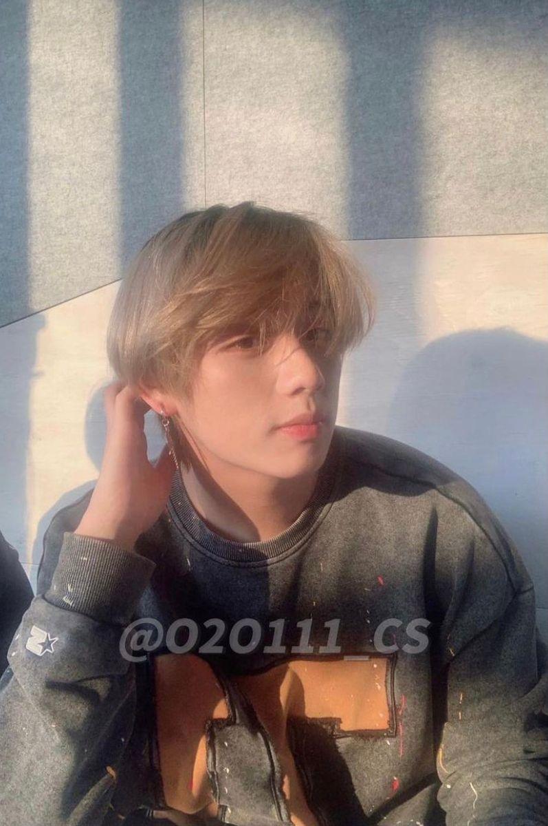 香港成員SING原名麥駿昇。