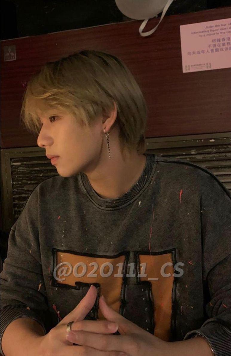 SING入行前的舊照出土。