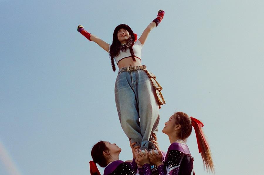 試當真THAIMAY為《獅吼功》拍MMV,要狂跳舞成個人不停出汗,最後用埋無比滴搽喺隔肋底。