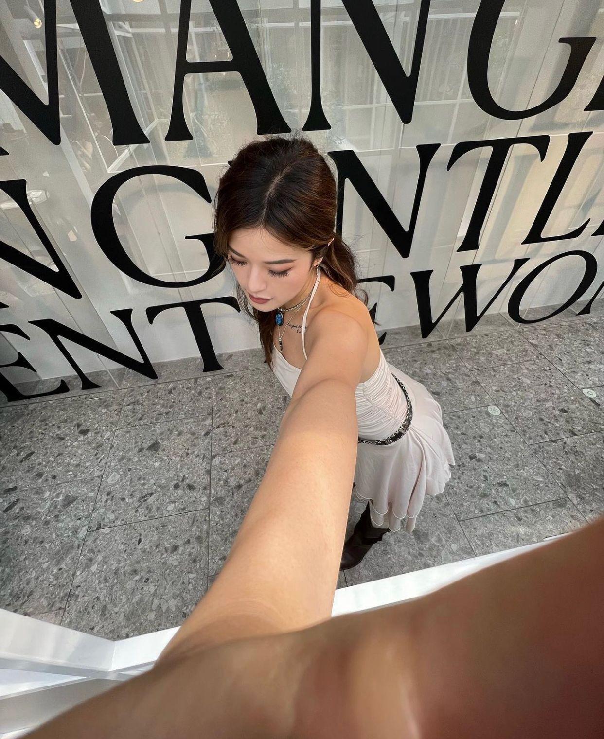 Christy近日亦已由泰國返港。