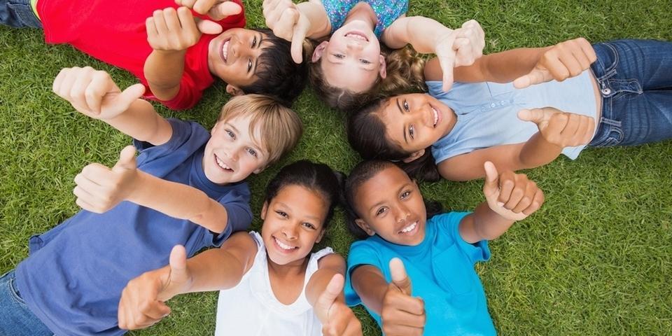 正常的青春期,女生在8歲乳房開始發育,男生在9歲睪丸體積變大。