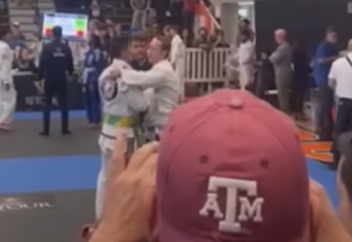 最終似乎開心返!(互聯網)