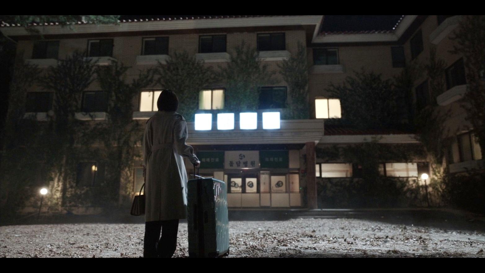 徐玄振於《浪漫醫生金師傅3》片尾以「背影」露面。