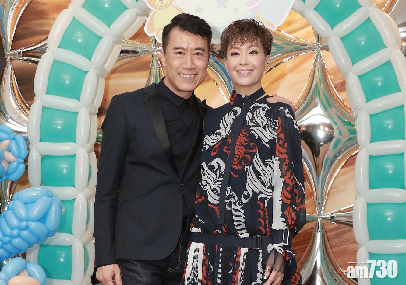 伍詠薇與丈夫練海棠。(資料圖片)