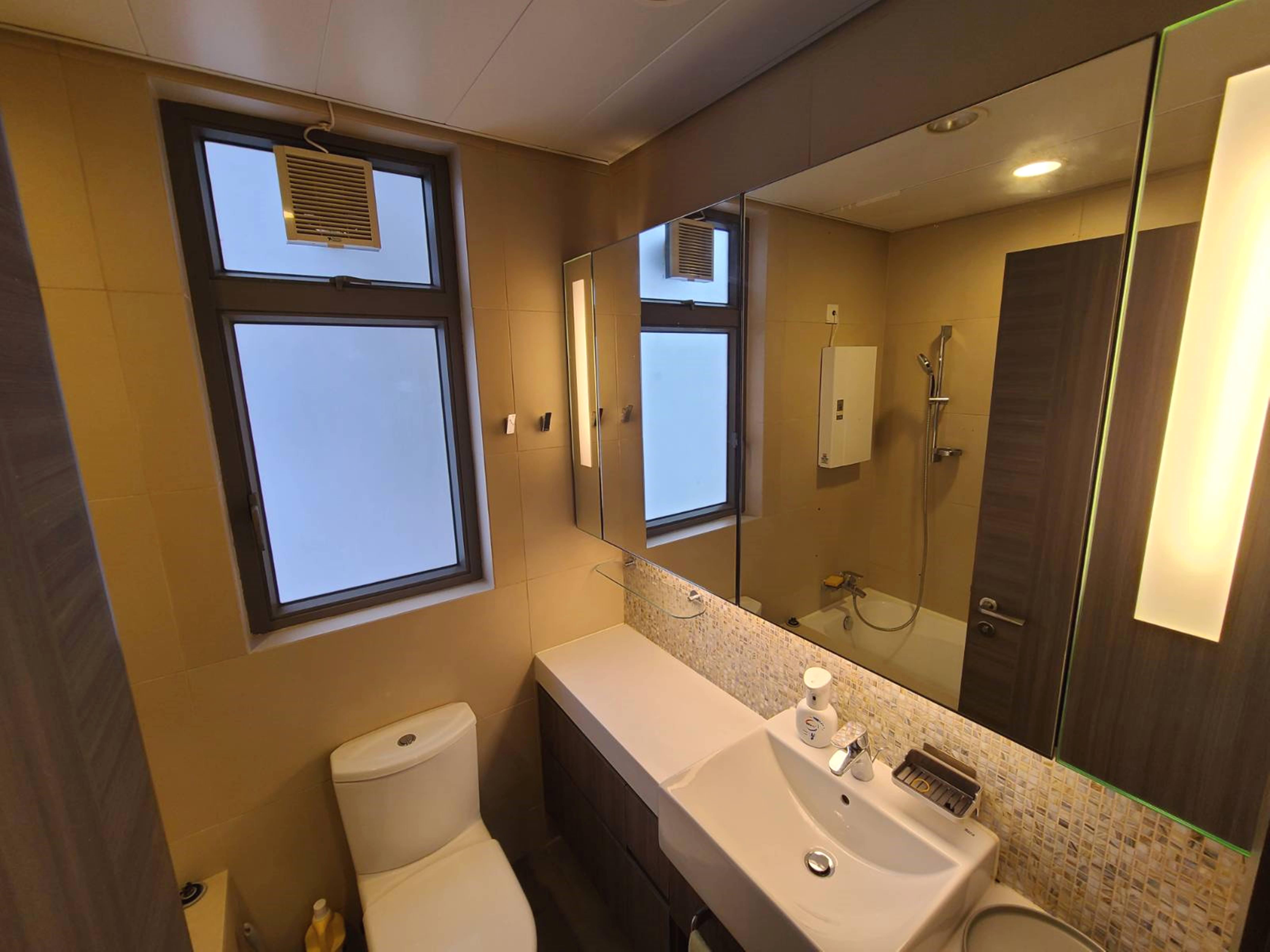 浴室屬原裝發展商裝修,保養新淨整潔。