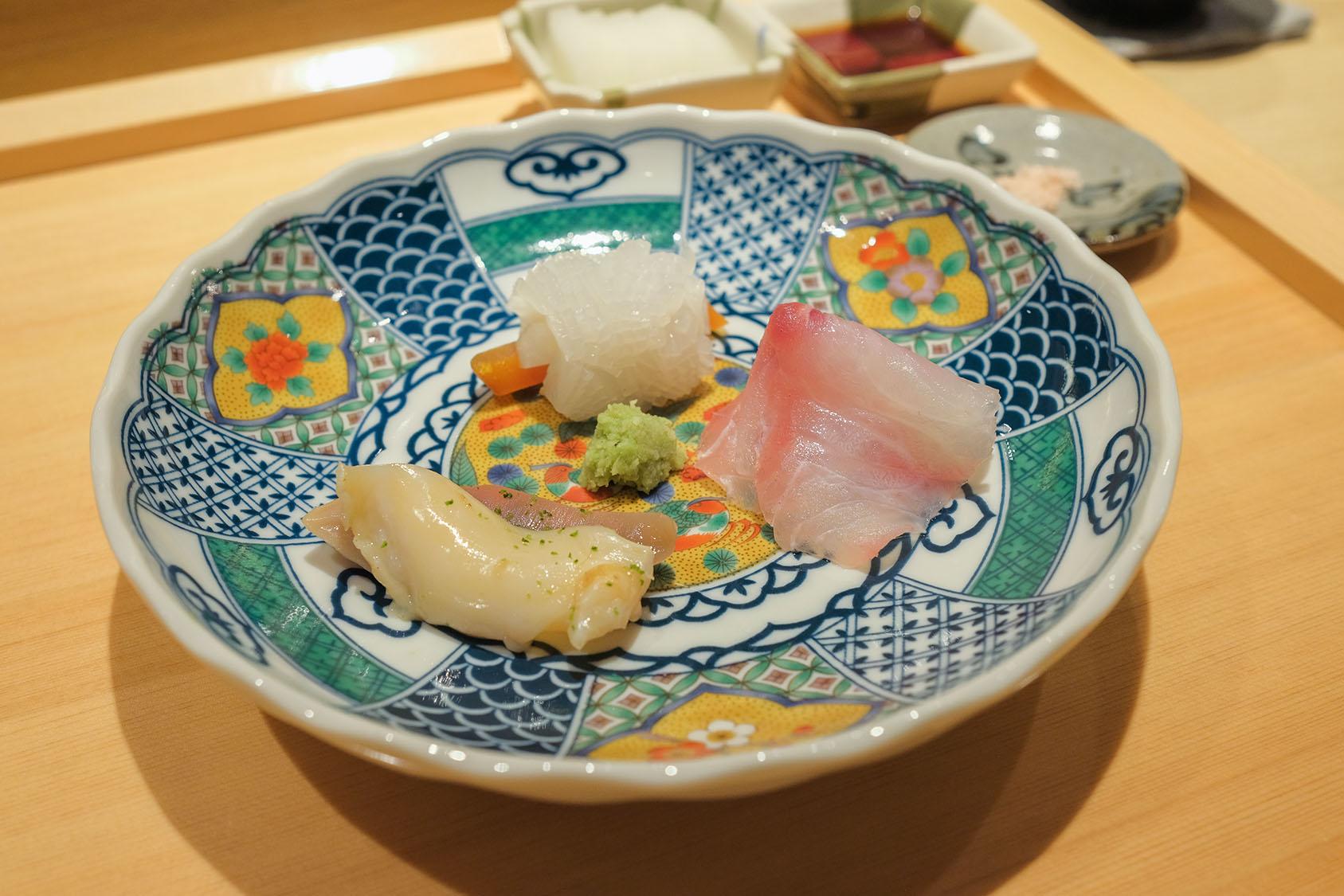 墨魚配烏魚子_北寄貝_伊佐木