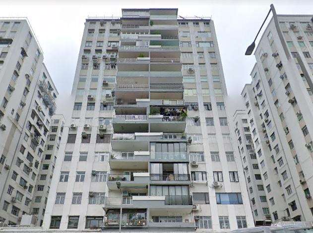 維德大廈位於銅鑼灣區中心地帶,樓齡接近60年,但大廈外牆新淨。(資料圖片)