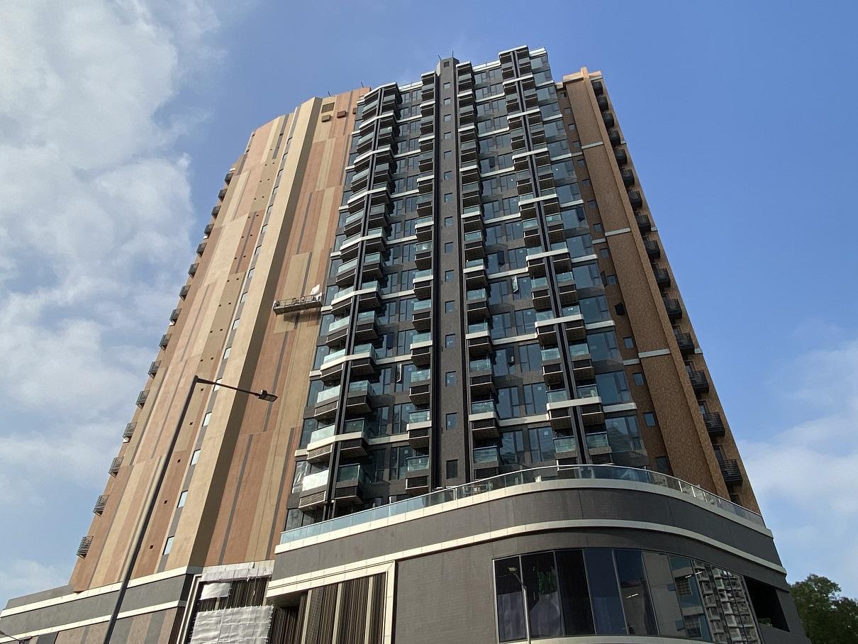 年輕情侶以1.3萬元即睇即租青衣薈藍海景開放戶,呎租64元。(資料圖片)