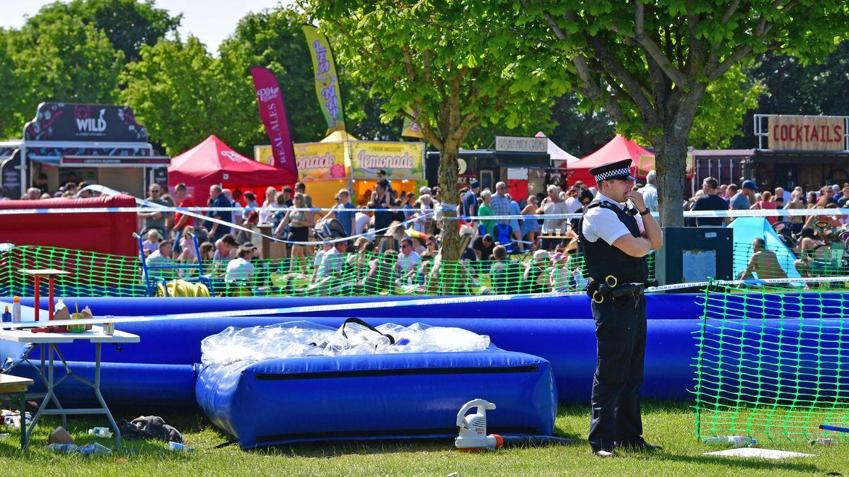 9歲英童玩太空球被怪風吹上20米高空墮地受傷。(網上圖片)