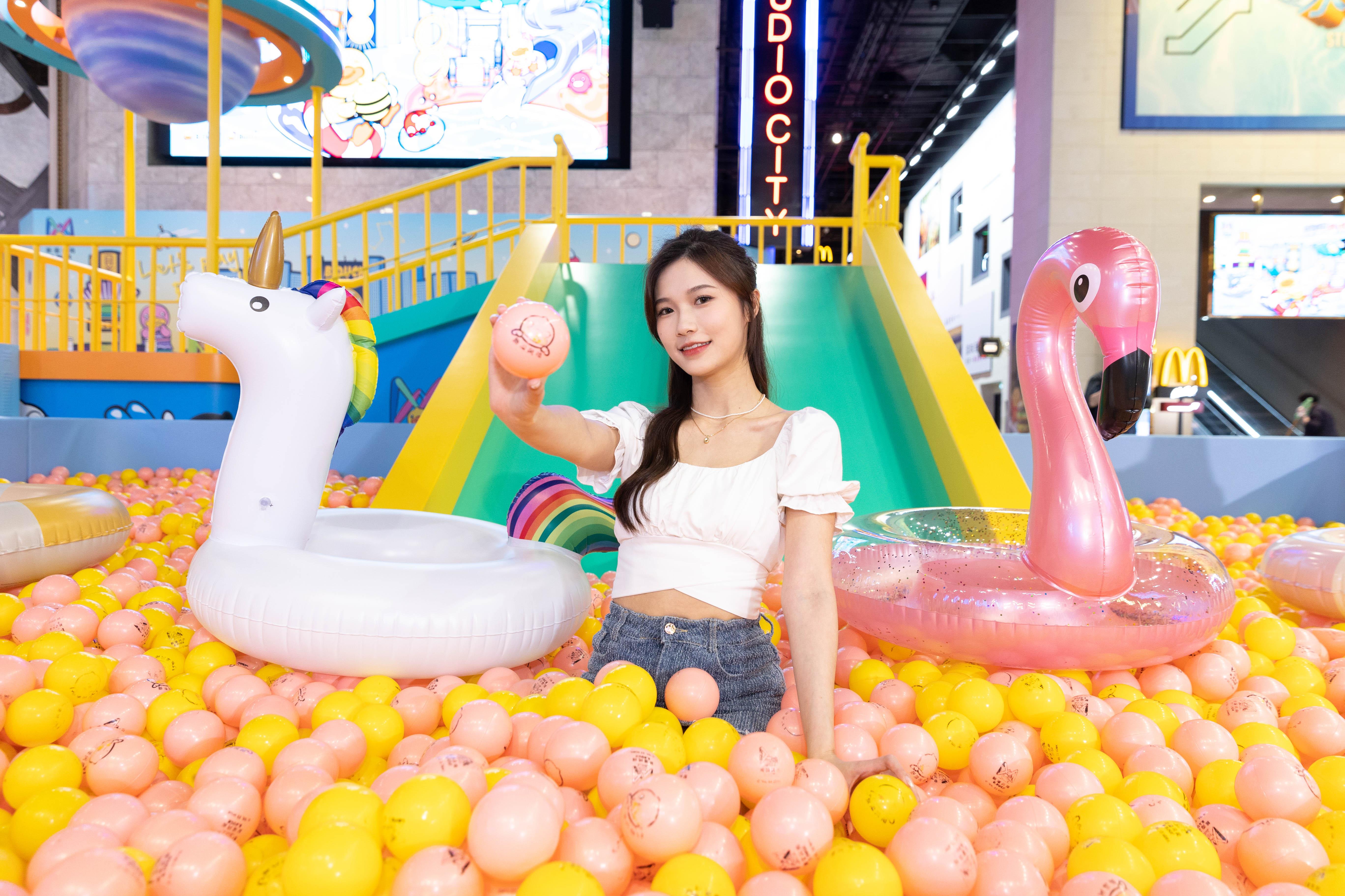 B.Duck巨型波波池