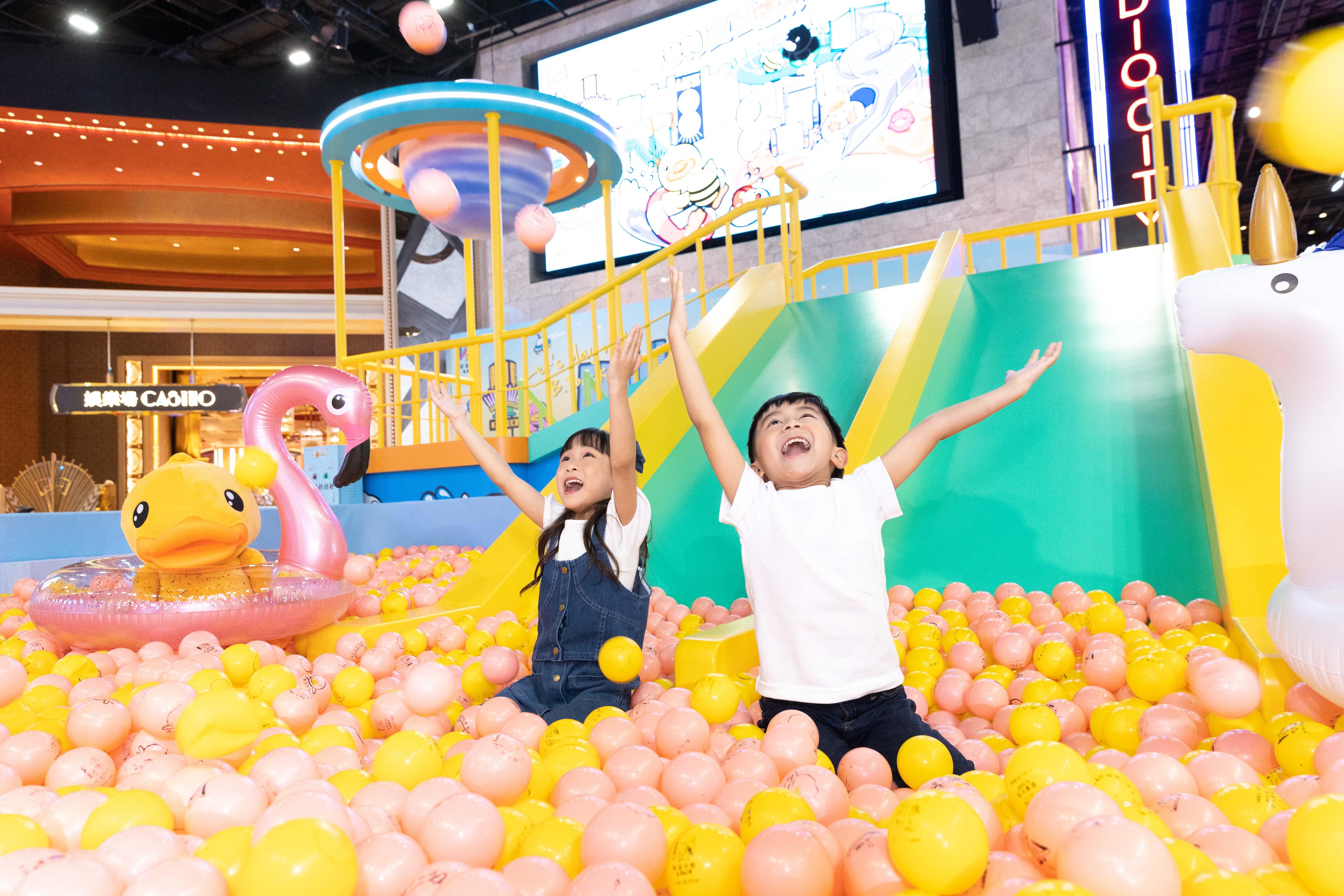 B.Duck巨型波波池