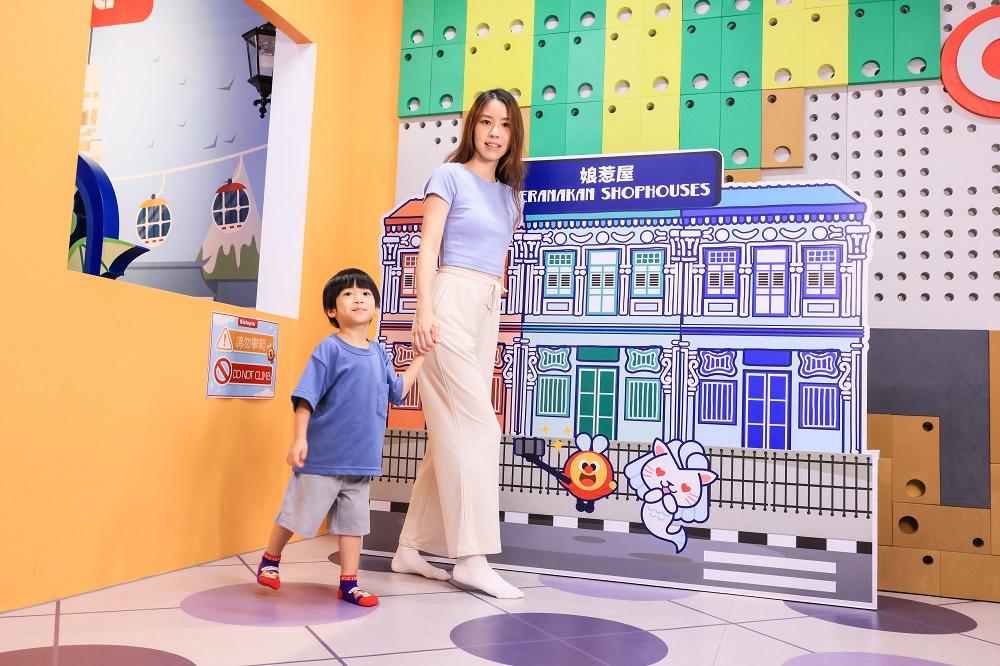 Merli &Kiztopia Friends 9大新加坡景點打卡位,包括美食街「牛車水」、豪華酒店及時尚匯聚地「濱海灣金沙」、濱海灣中央的公園「濱海灣花園」、綜合度假勝地「聖淘沙名勝世界」、平民美食集中地「新加坡小販中心」等。