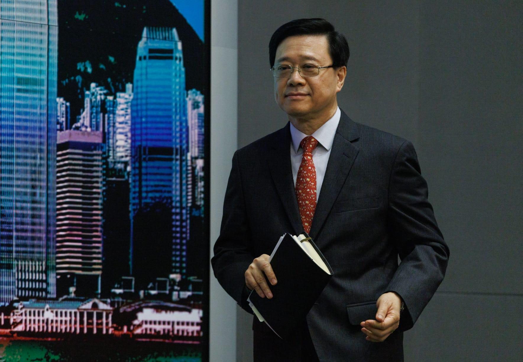 李家超宣布7.1當日將推出多項優惠及活動。(蘇文傑攝)