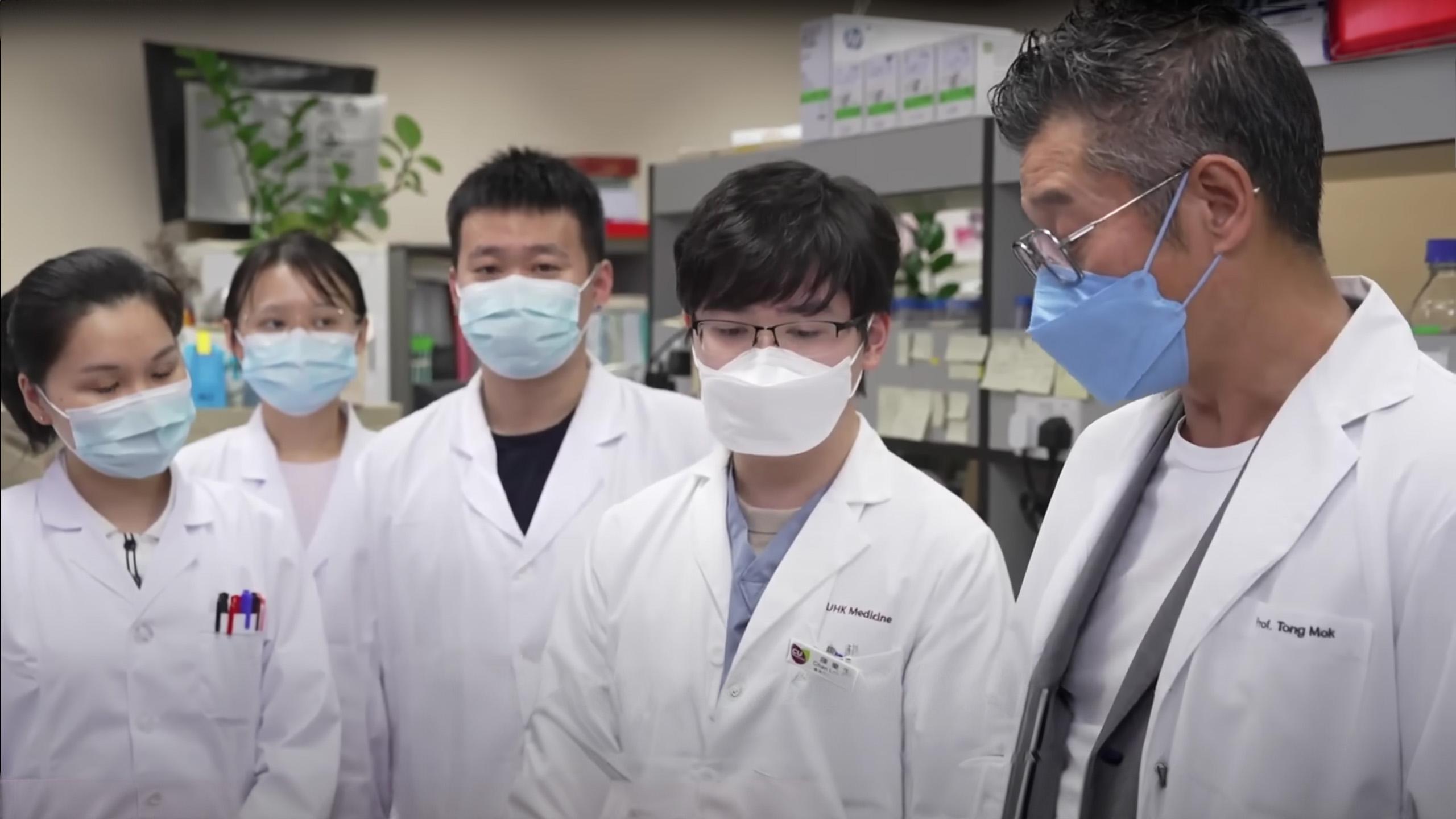 該校畢業生莫樹錦教授,除了不時回校演講,在中大任教時也會帶領師弟妹。