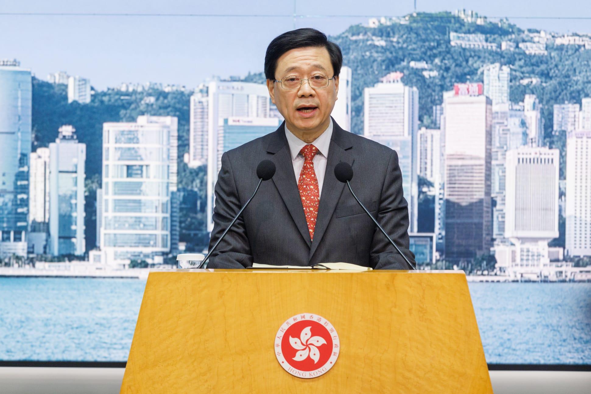 李家超宣布7.1當日將推出多項優惠及活動。(蘇文傑攝)