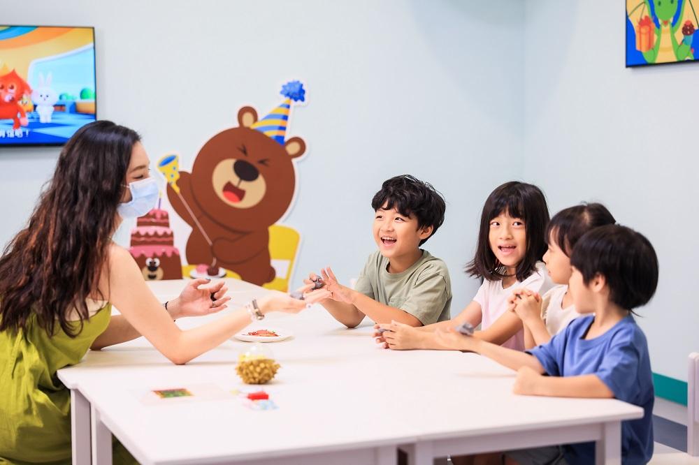 由6月16日起,一連四個週五、六、日,Kiztopia都會舉辦新加坡特色工作坊,讓家長與小朋友從多角度認識新加坡的美食與文化。