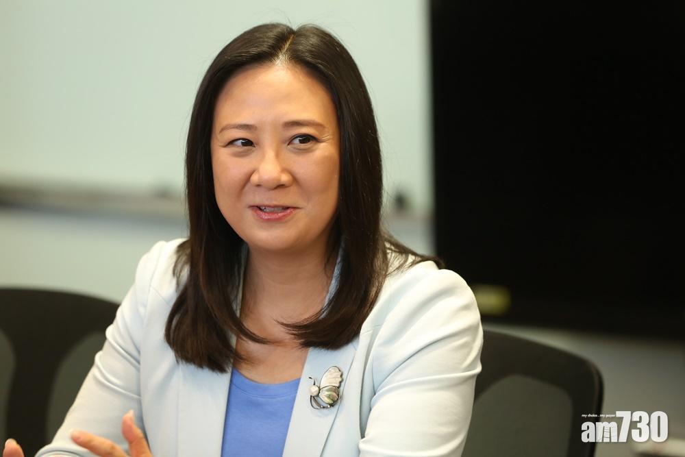 民建聯立法會議員葛珮帆獲頒銀紫荊星章