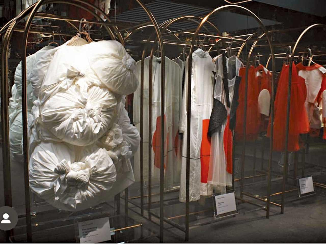 COMME des GARÇONS