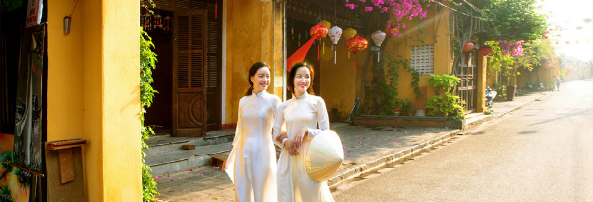 越南傳統奧黛服租借