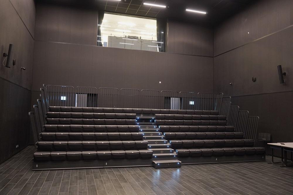 學校有充足的設施發展學生多方面興趣。