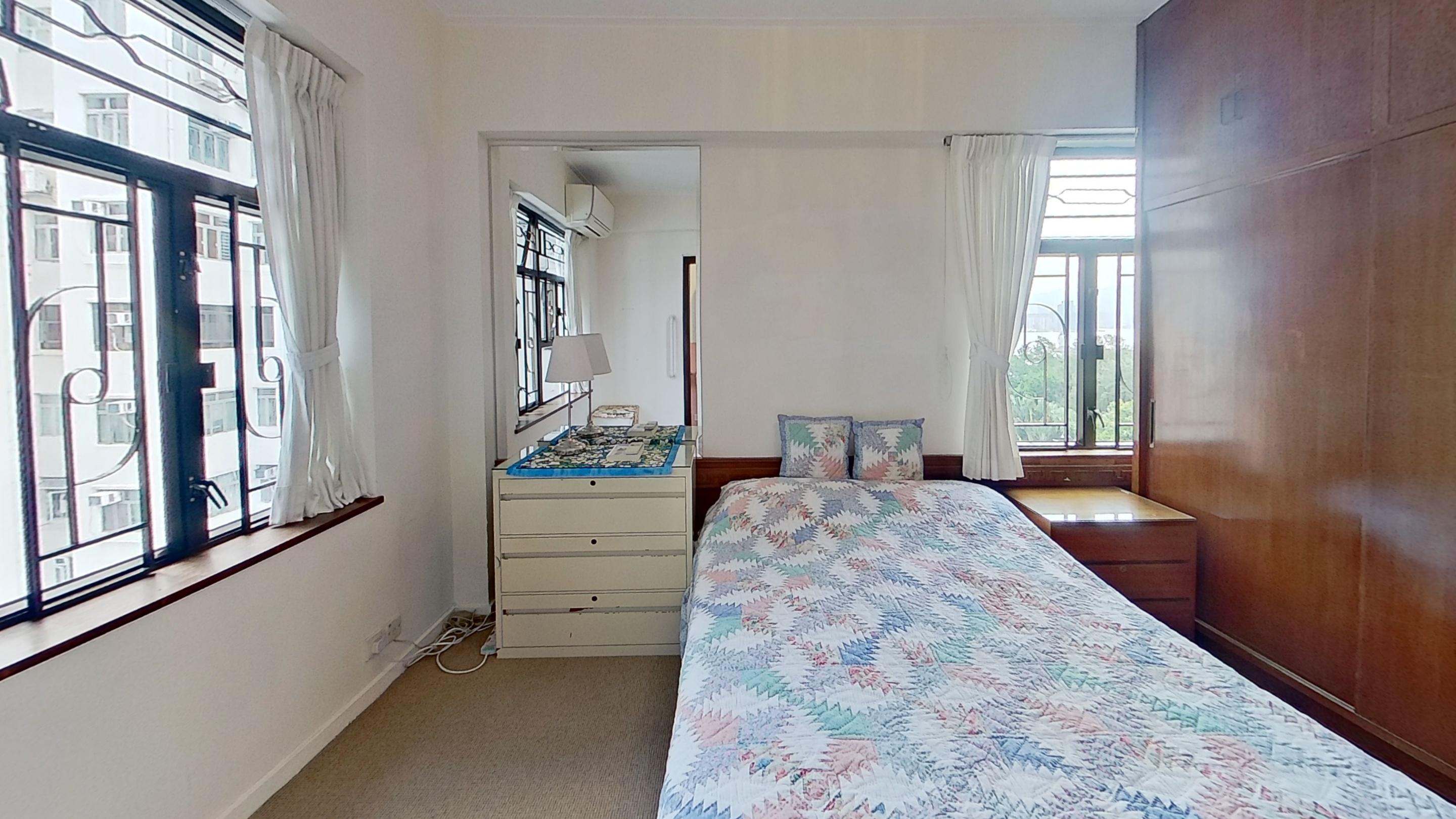 睡房活動空間充足。