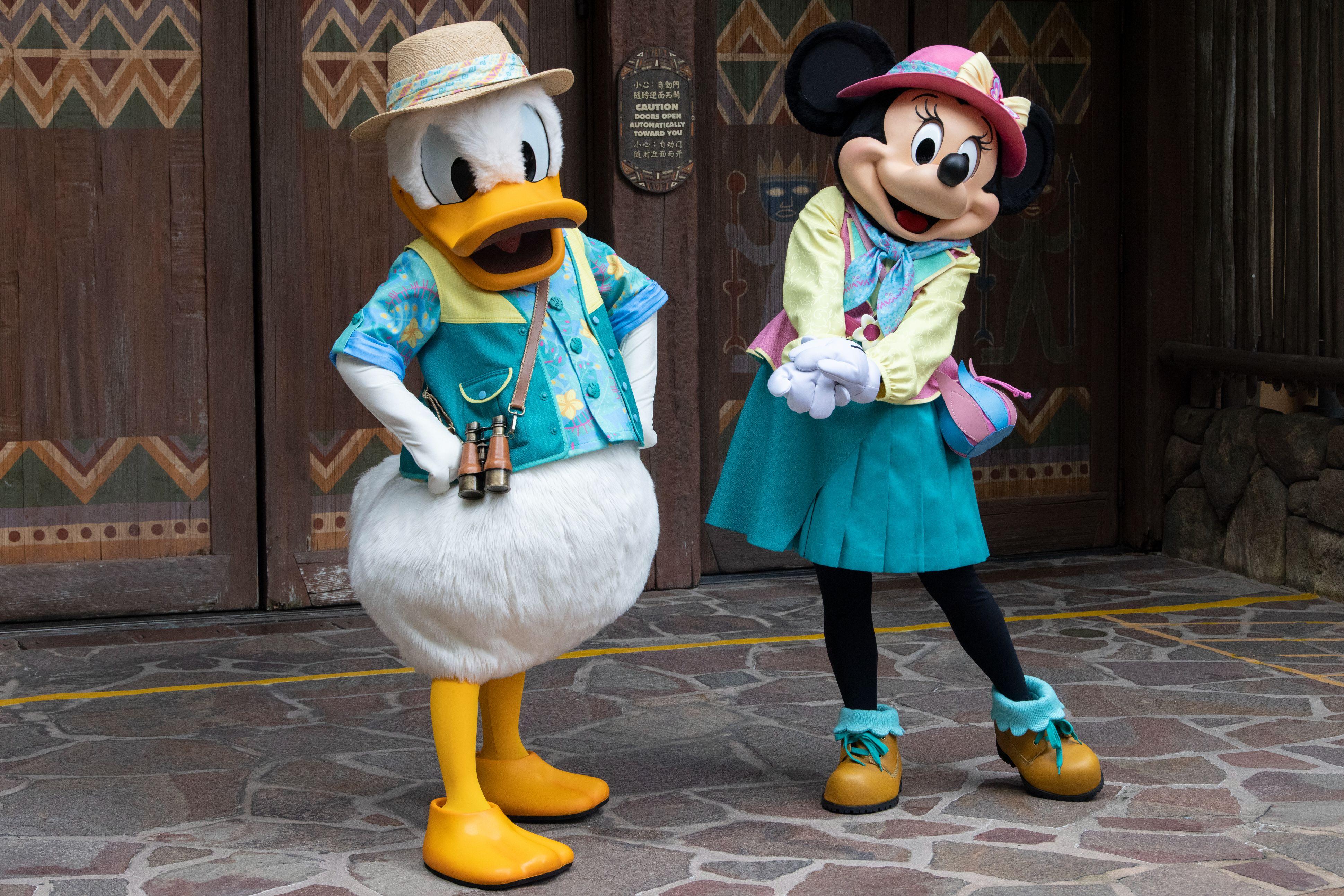 迪士尼好友換上全新探險主題的夏日限定打扮。