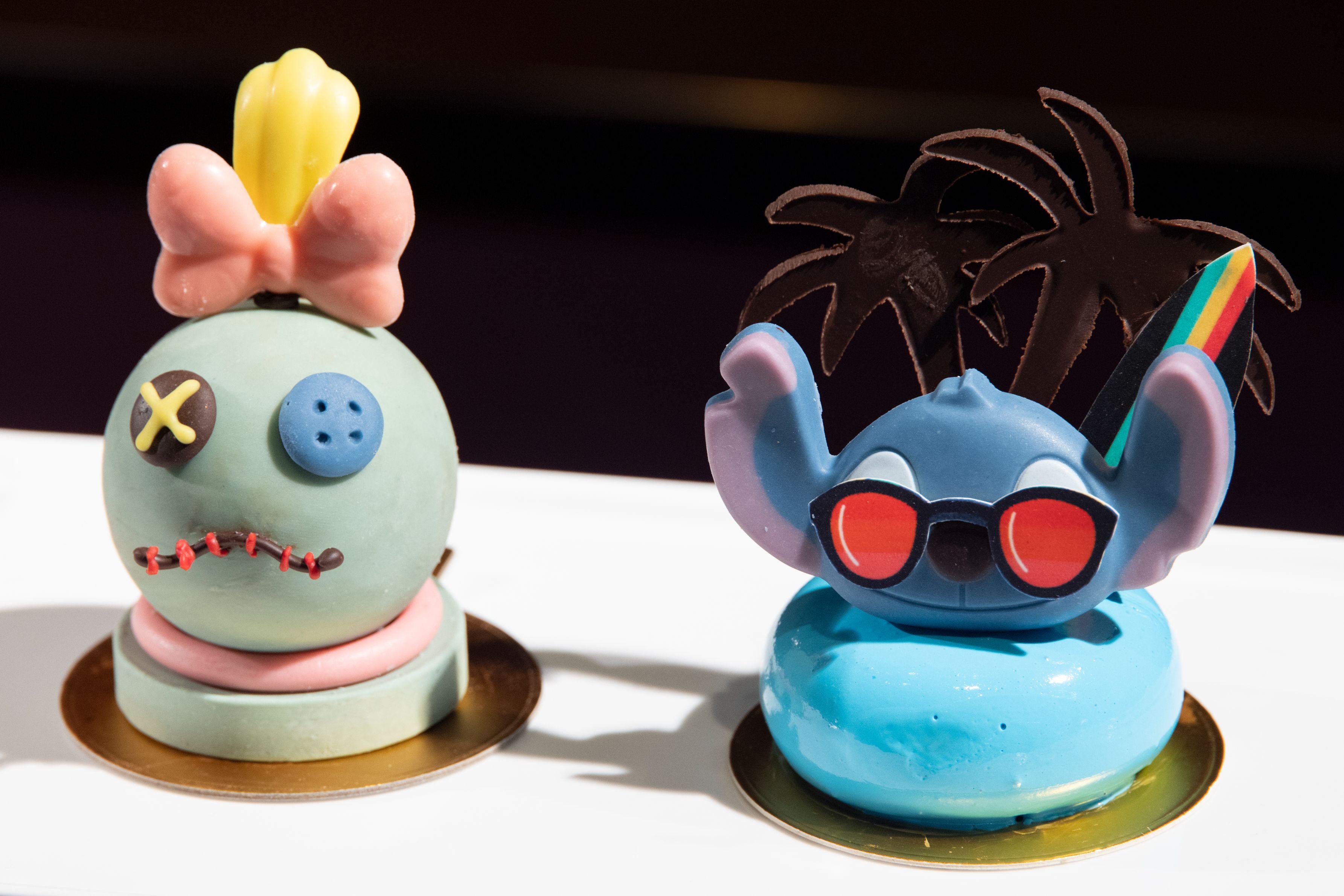 藍莓檸檬乳酪蛋糕(史迪仔)及椰子菠 蘿蛋糕配紅桑子棉花糖(小甘)$160 兩件