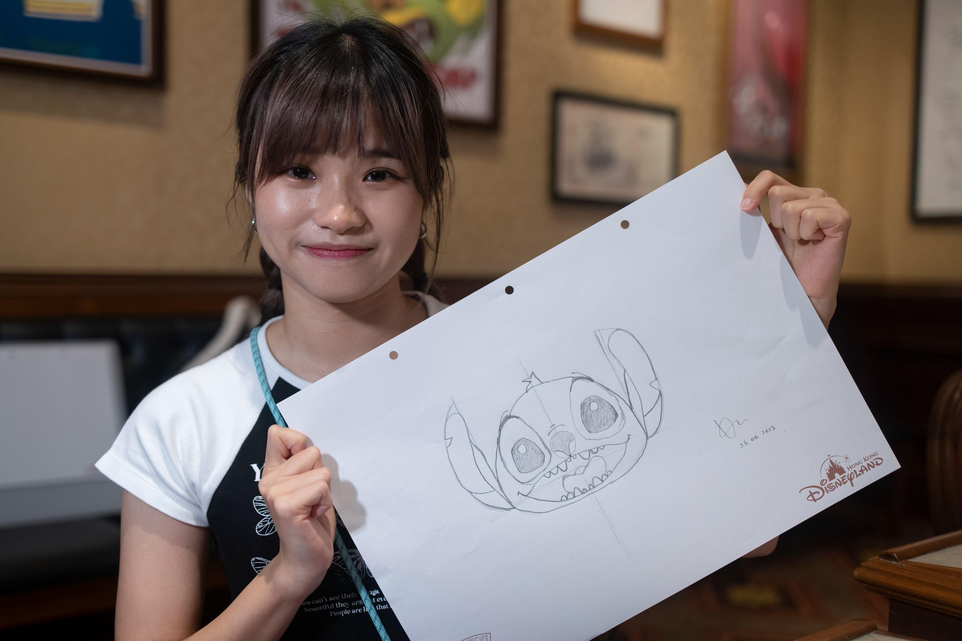 可到動畫藝術教室學習如何繪畫史迪仔。