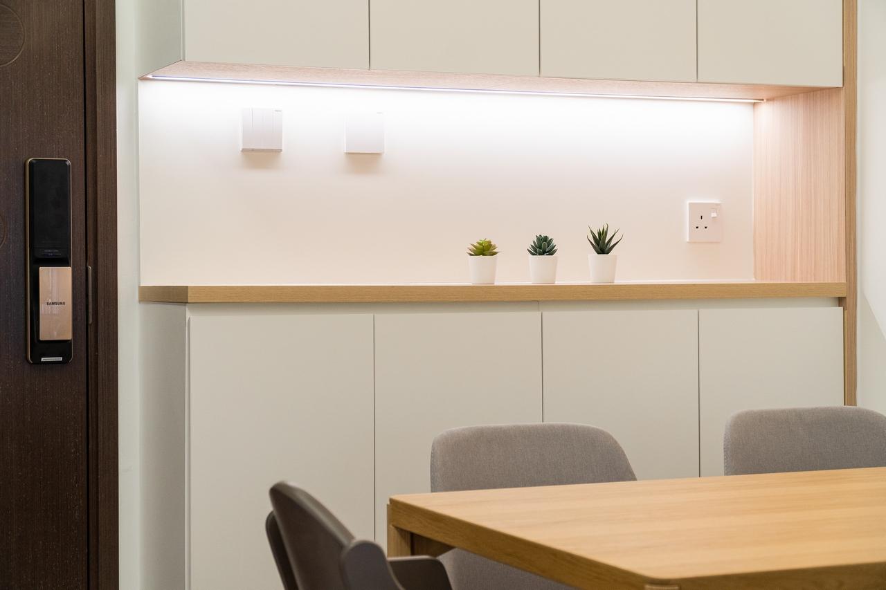 簡單擺設及用色給人純樸及自然療癒感