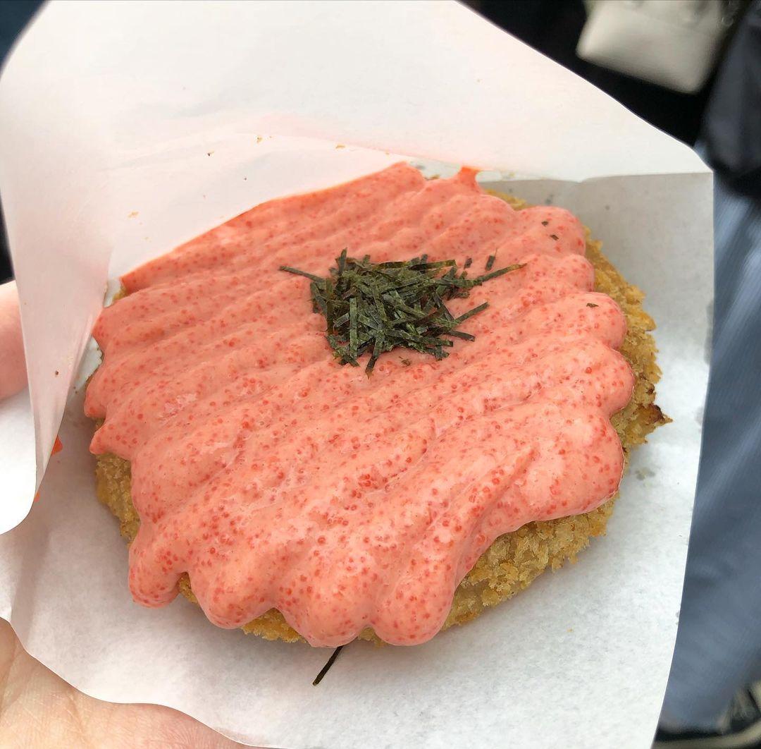 「築地コロッケ」是去年才新開業的人氣小店,專賣非常少見的吉列文字燒(相片來源:instagram:muskwae)