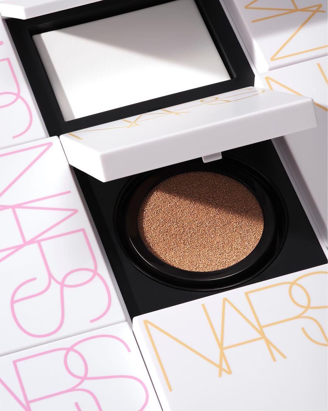 純白限量版Pure Paradise系列|LIGHT REFLECTING原生光蜜粉餅組合 $420