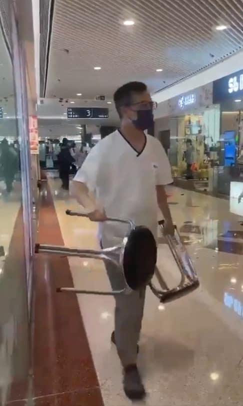 荷里活斬人案廚師輝哥膺銅英勇勳章