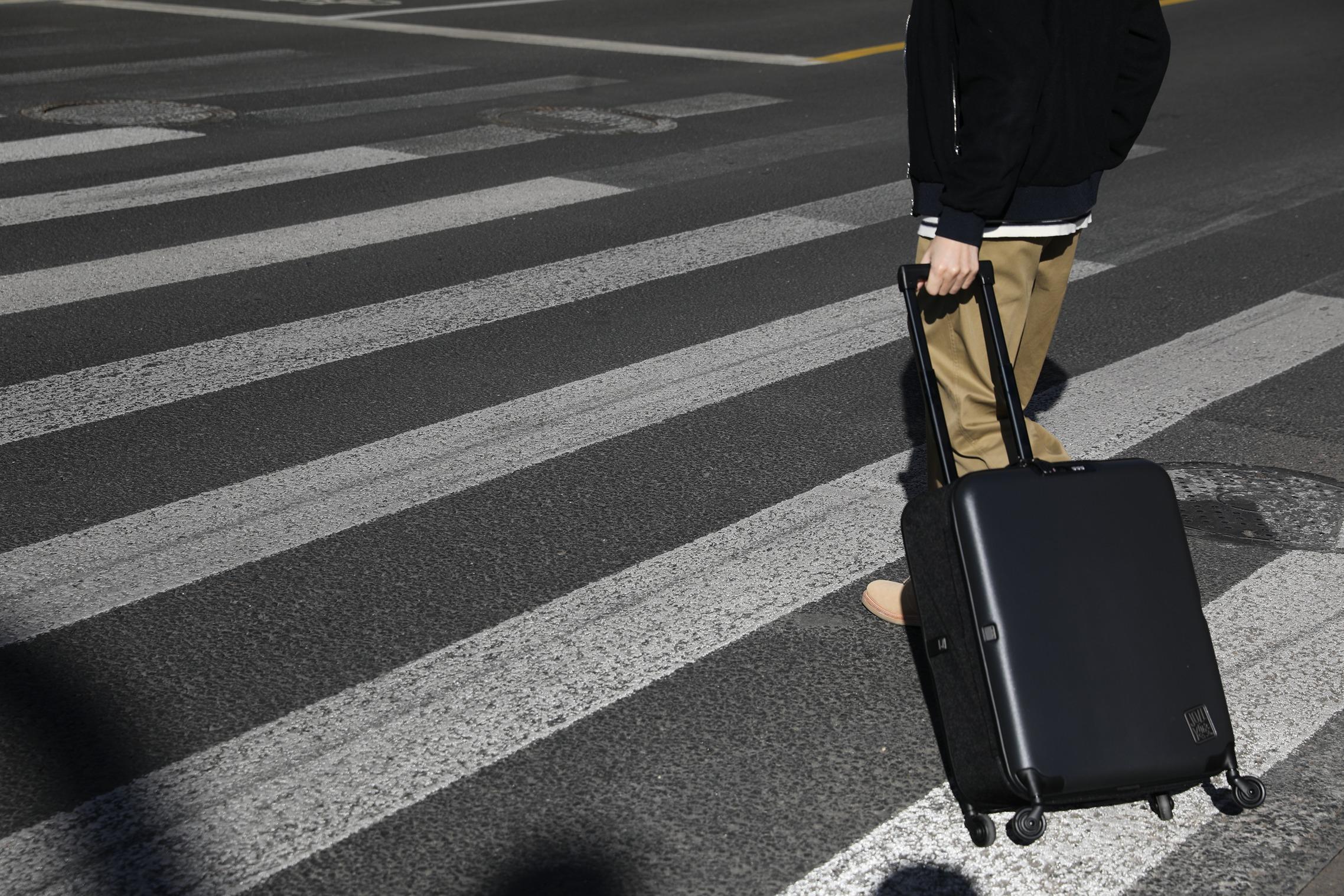 Jollying PEBBLE系列摺疊式瘦身行李箱