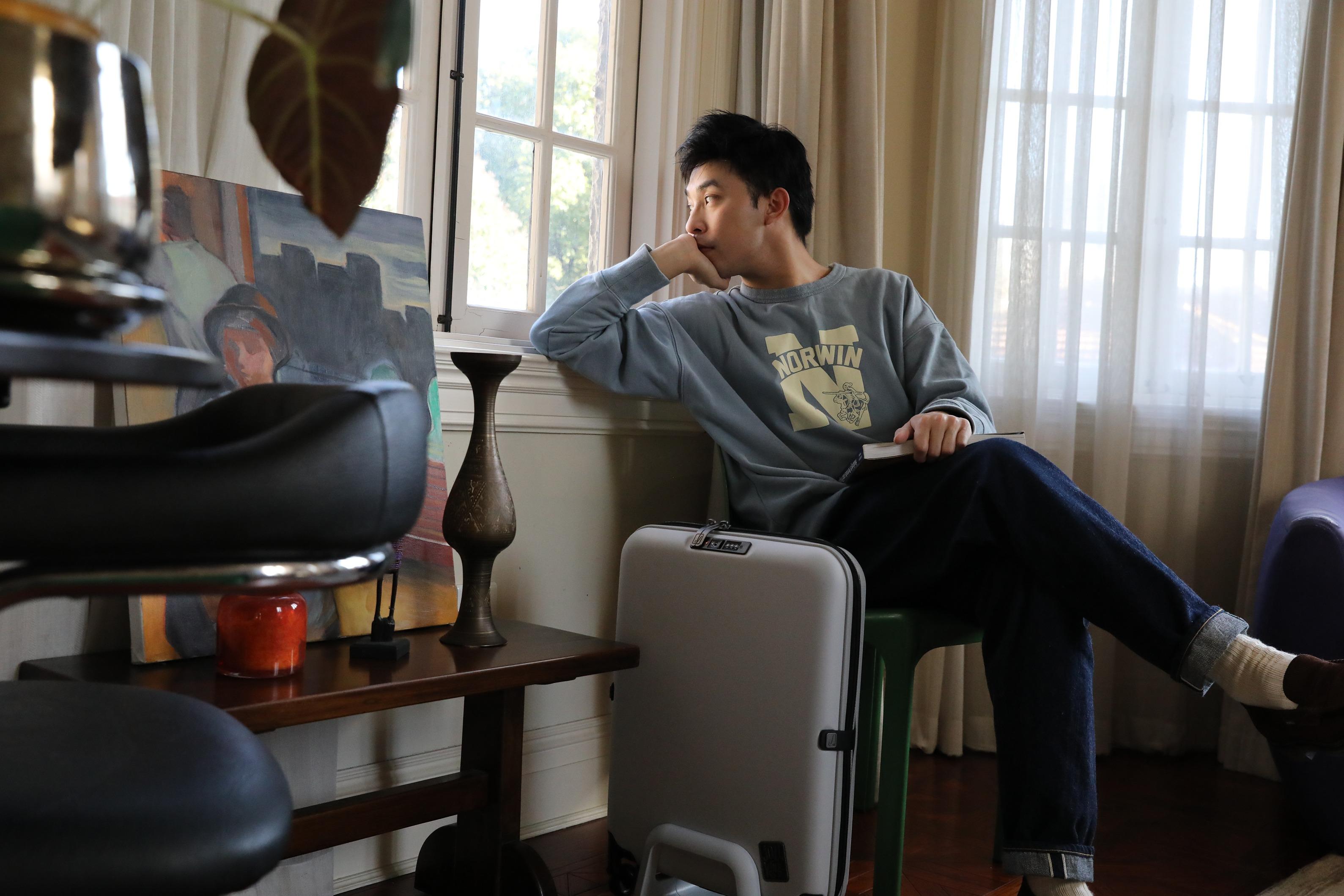 Jollying PEBBLE系列摺疊式瘦身行李箱