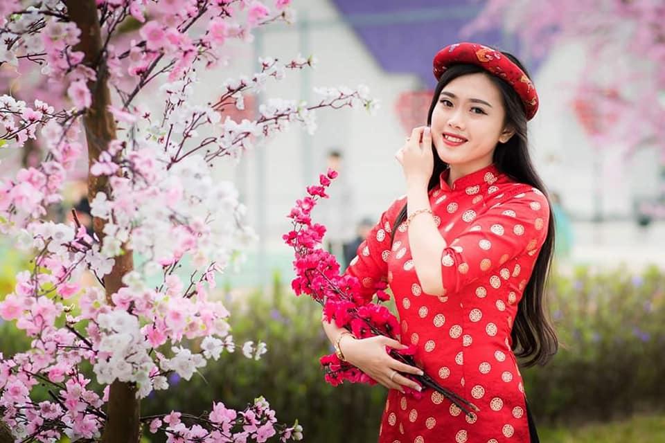 越南傳統奧黛服租借