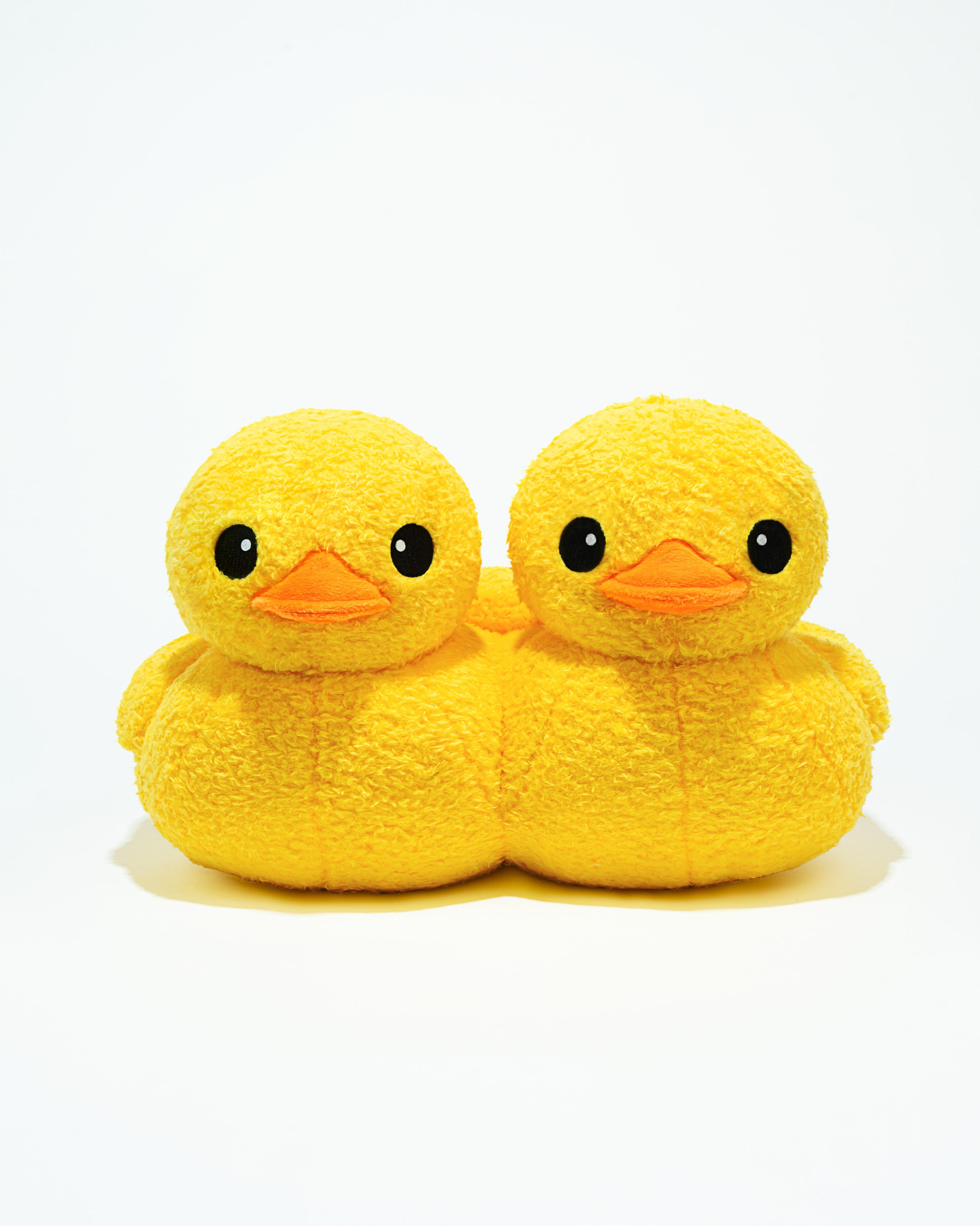 DOUBLE DUCKS 8” 毛公仔 售價:HK$480