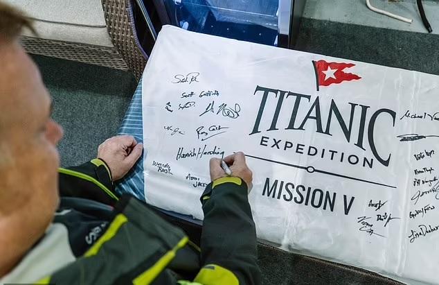 鐵達尼號觀光潛艇