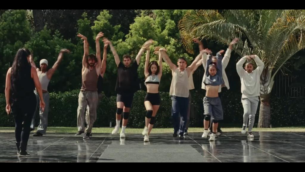 劇中Jennie飾演女主角Lily-Rose Depp友人。