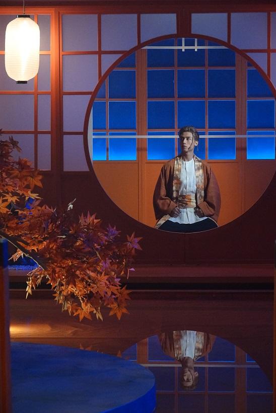 AK鍾情日本文化,《Keep Rollin’》MV加入日本特色場景。