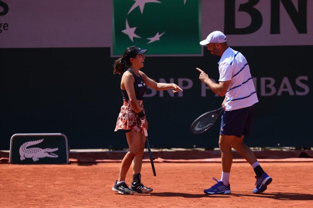 加藤未唯與拍檔晉級混雙四強。(Twitter圖片)