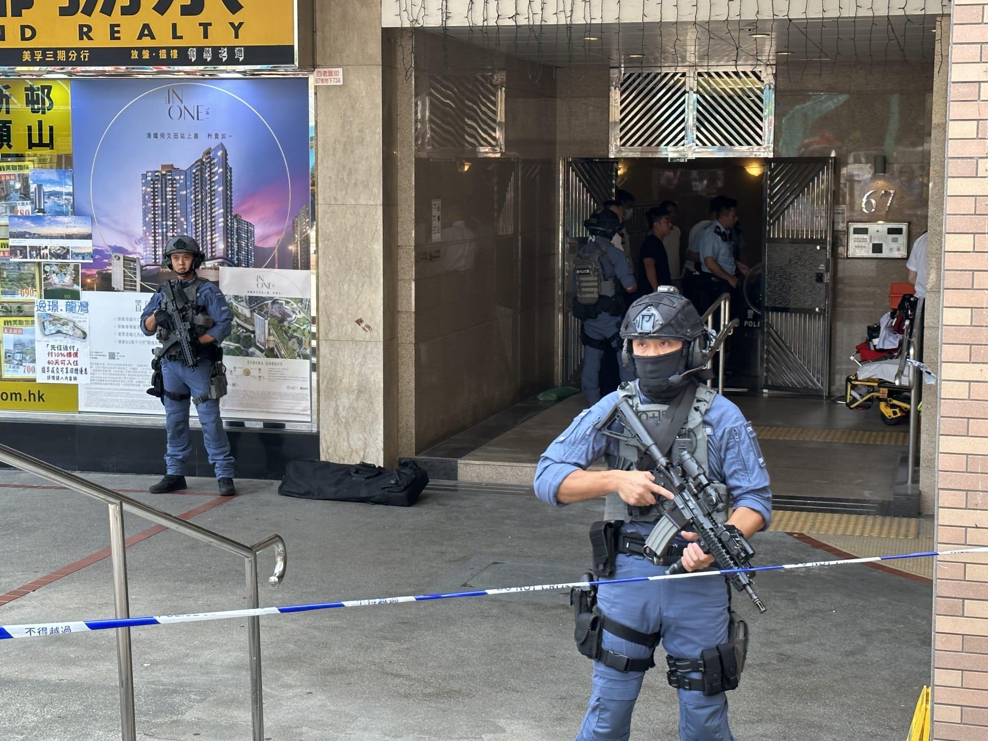 24歲男子持雙刀徘徊美孚新邨大廈走廊 警員持槍拘捕(更新)