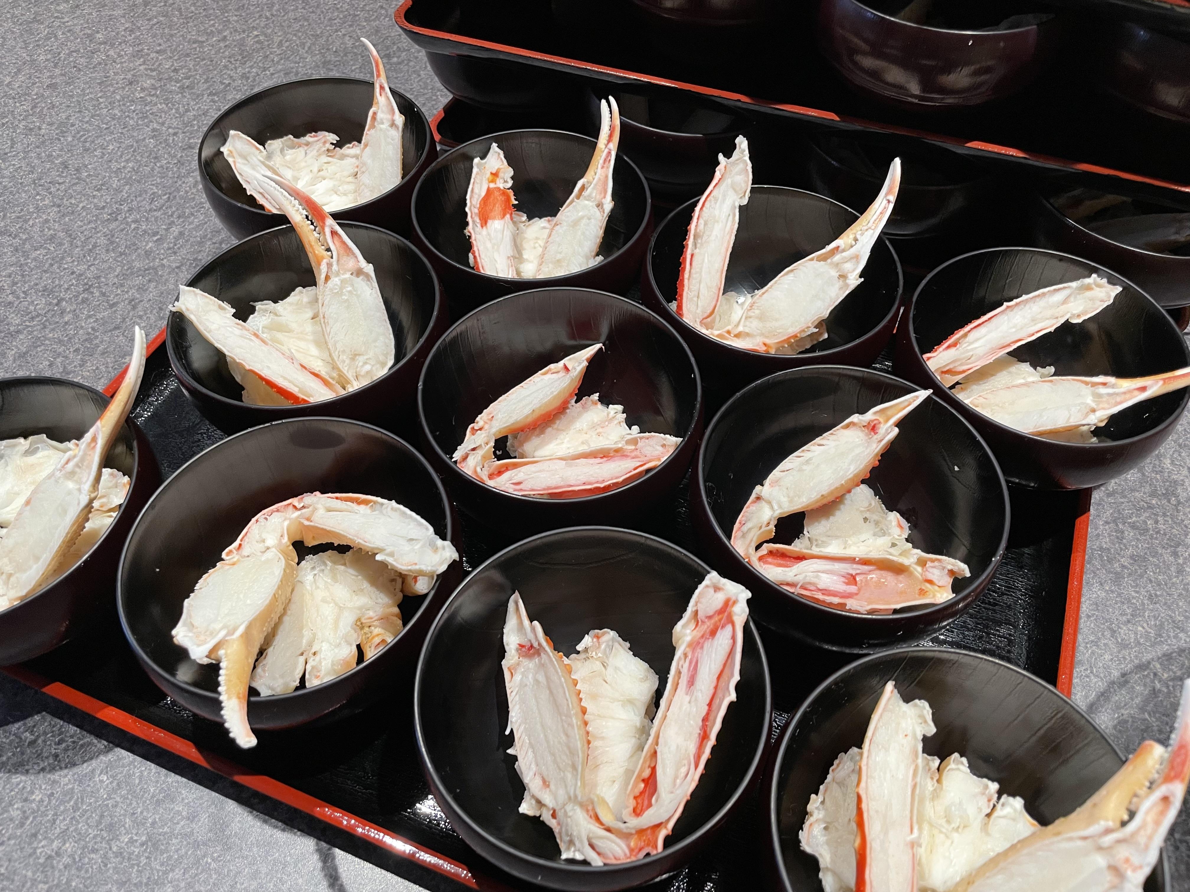 味噌湯入面都附有蟹腳。